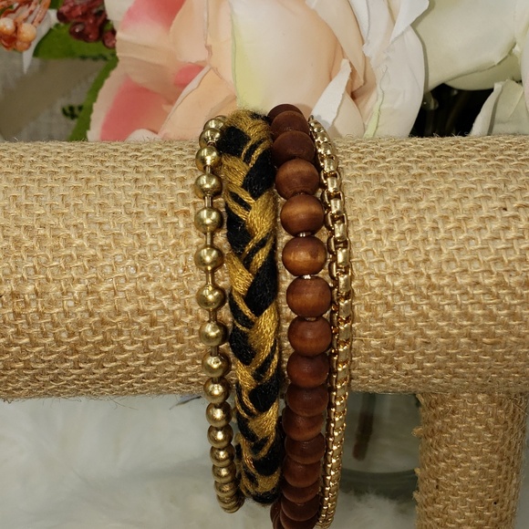🆕️INC Gold Tone Bracelet - Picture 3 of 6